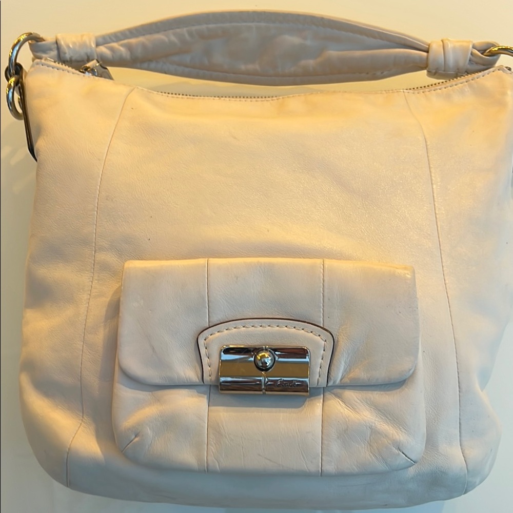 Coach Classic Leather White Shoulder Bag Excellent Pre-Owned Condition - Picture 3 of 5